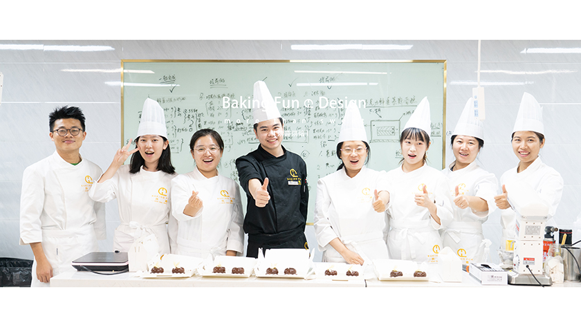 蛋糕培訓(xùn)短期要學(xué)習(xí)多久?廣州哪里有蛋糕短期培訓(xùn)班?