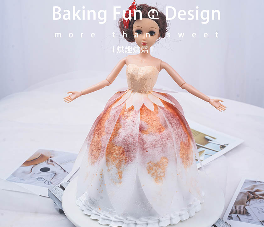 烘趣蛋糕培訓學校教您芭比娃娃蛋糕的做法