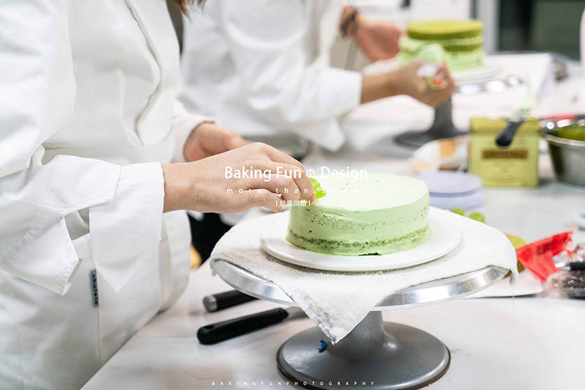 低學歷學蛋糕技術好嗎？哪里學做蛋糕培訓好？