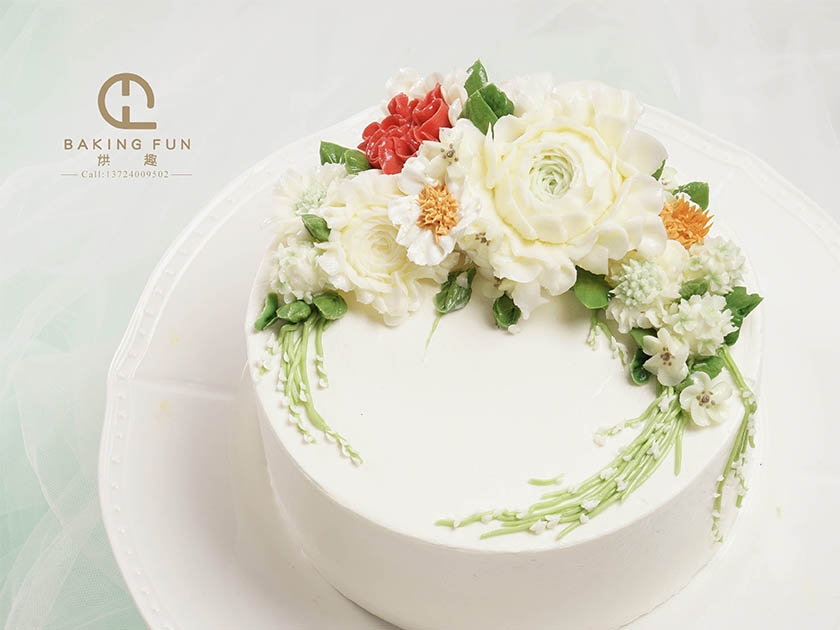 蛋糕裱花怎么學比較好？想學蛋糕裱花去哪個學校好？